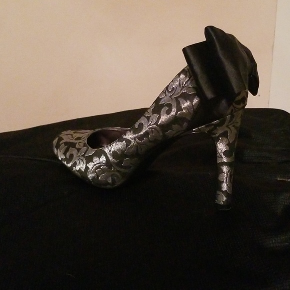 Size 9 M Nine West Black and Gray - Picture 2 of 3